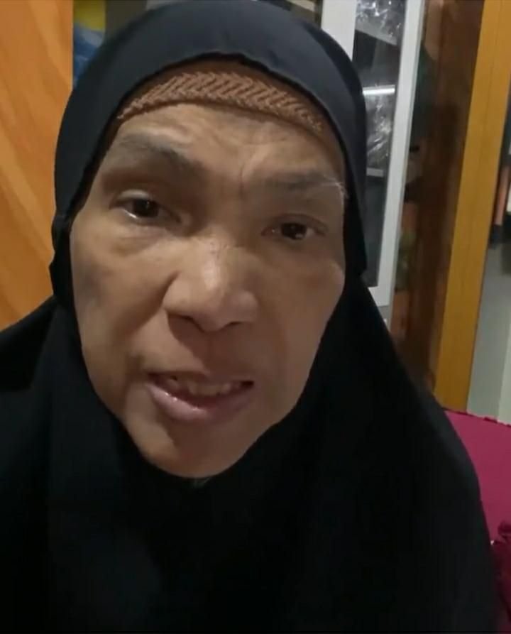 Terinfeksi Covid-19, Begini Cara Warga Shalatkan Jenazah Dorce Gamalama 7 Terinfeksi Covid-19, Begini Cara Warga Shalatkan Jenazah Dorce Gamalama