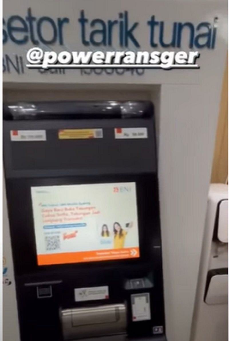 Rumah Raffi Ahmad Dilengkapi Mesin ATM, Anda Mau Nyoba?