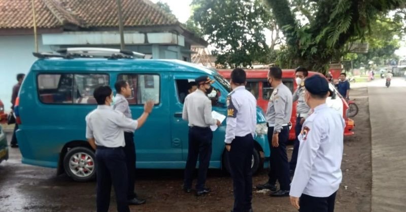 Puluhan Angkot di Terminal Aweh Terjaring Razia KIR dan Trayek