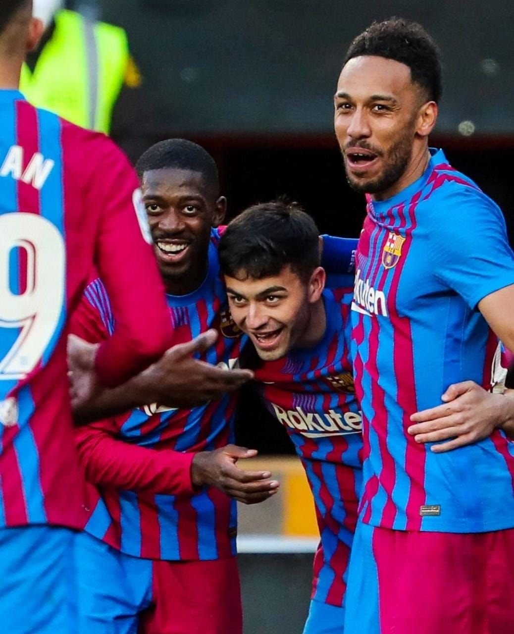 Mantan Pemain Arsenal Persembahahkan Gol Perdana dan Hatrick Pertamanya Saat Barcelona Tekuk Valencia 4-1