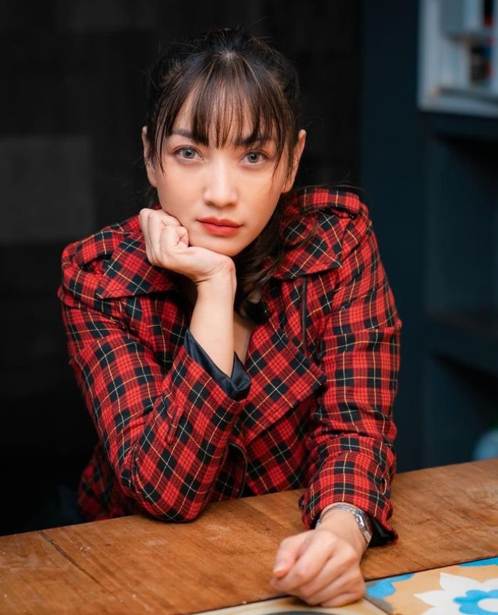 Profil dan Biodata Hesti Purwadinata, Artis dan Presenter yang Mengaku Akun Instagramnya Diblokir Syahrini