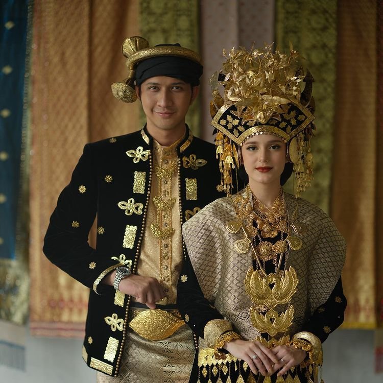 Aditya Zoni dan Yasmine Ow Sudah Nikah Siri, Ini Tanggapan Sang Kakak Ammar Zoni