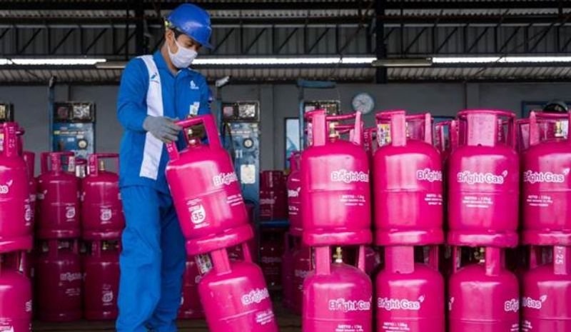 Dear Emak-emak! Harga LPG 5,5 dan 12 Kilogram kembali Naik, Berikut Rinciannya 1 Dear Emak-emak! Harga LPG 5,5 dan 12 Kilogram kembali Naik, Berikut Rinciannya