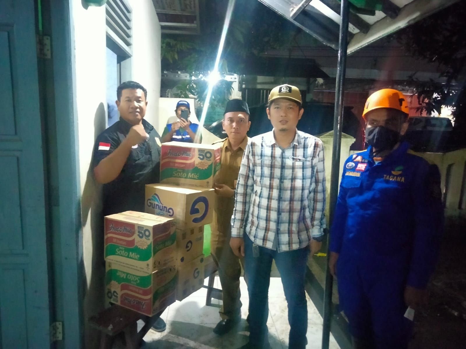 Ketua Fraksi Berkarya Tinjau Pengungsi Banjir di Lingkungan Kranggot Kota Cilegon