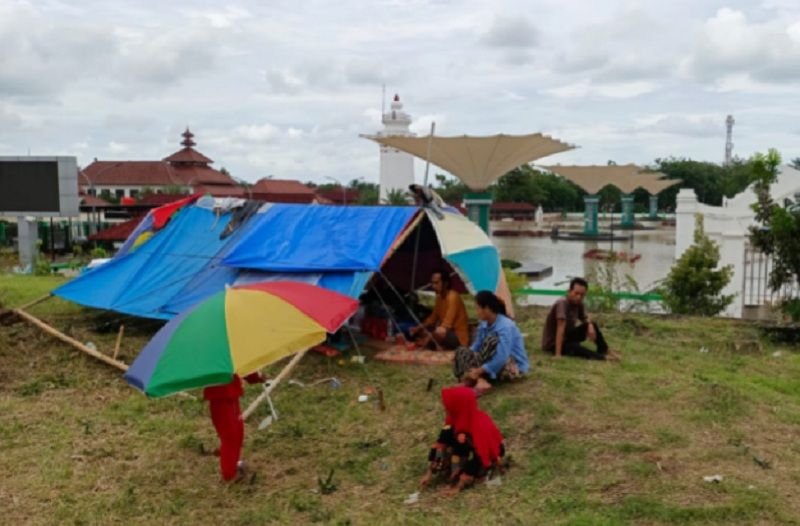 Ratusan Warga Korban Banjir di Kota Serang Masih Bertahan di Tenda Darurat Benteng Speelwijk dan Surososowan