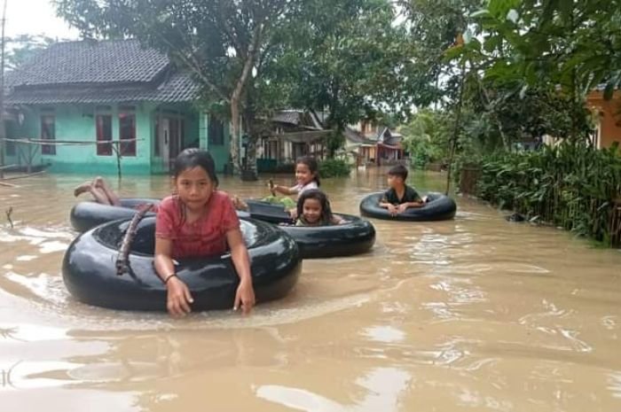 Kali Cilemer Terus Meluap, Rumah Warga Desa Idaman Kabupaten Pandeglang Terendam Banjir