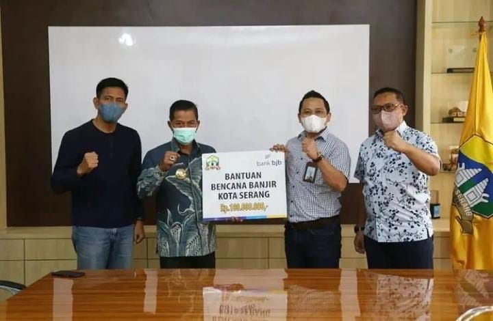 Bank bjb dan Paragon Corporation Beri Bantuan untuk Korban Banjir di Kota Serang, Ada Uang Ratusan Juta