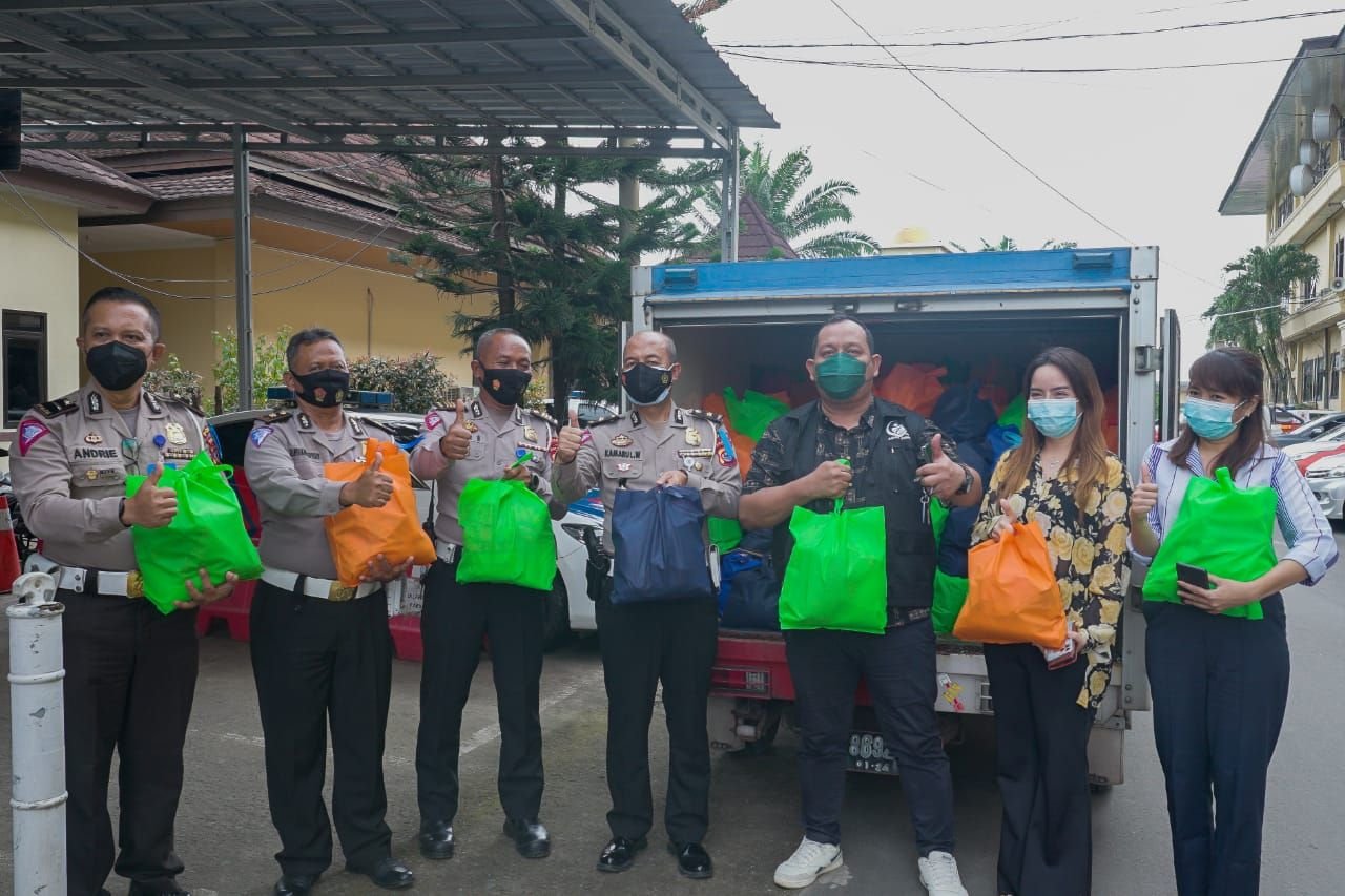 PT PGP Salurkan 250 Paket Sembako Untuk Korban Banjir 4 PT PGP Salurkan 250 Paket Sembako Untuk Korban Banjir