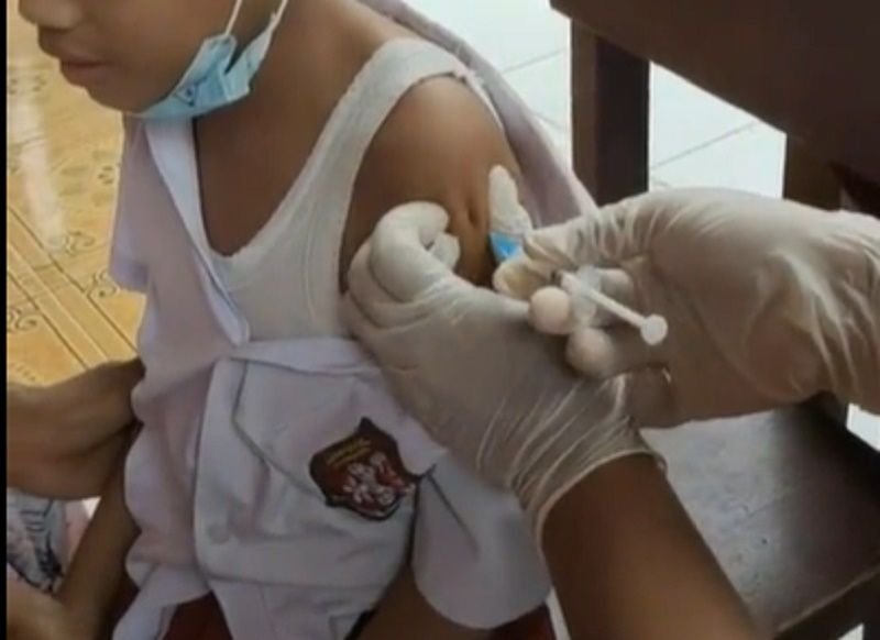 Viral! Siswa SD Kebal Dari Jarum Suntik, Ada yang Bilang Anak Suku Baduy Luar