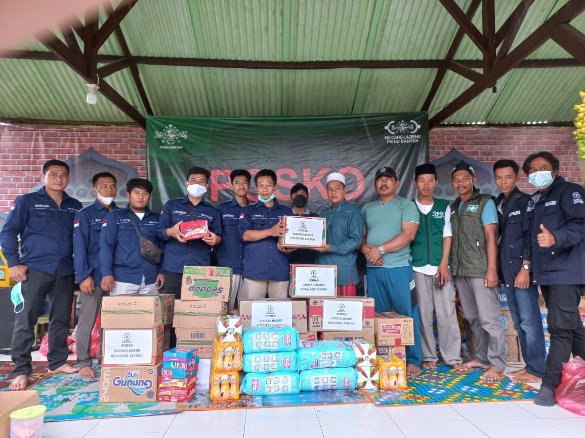 Pemuda Gerem Kumpas Salurkan Donasi Bantuan Banjir Kota Serang 6 Pemuda Gerem Kumpas Salurkan Donasi Bantuan Banjir Kota Serang