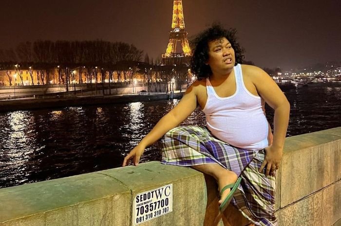 Beli 76 Video Porno dari Dea Onlyfans, Marshel Dapat Dukungan Artis dan Celine Evangelista 3 Marshel Widianto Terancam Kena Sanksi Usai Unggah Foto Membelakangi Menara Eiffel, Kok Bisa?