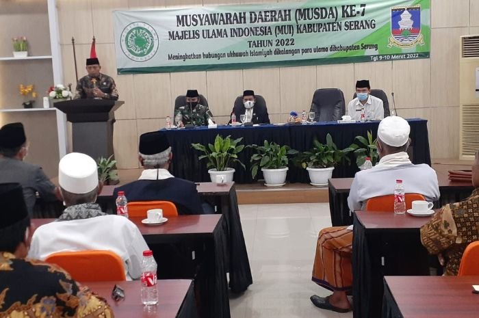 KH Rachmat Fathoni Masih Kandidat Terkuat Ketua MUI Kabupaten Serang 1 KH Rachmat Fathoni Masih Kandidat Terkuat Ketua MUI Kabupaten Serang