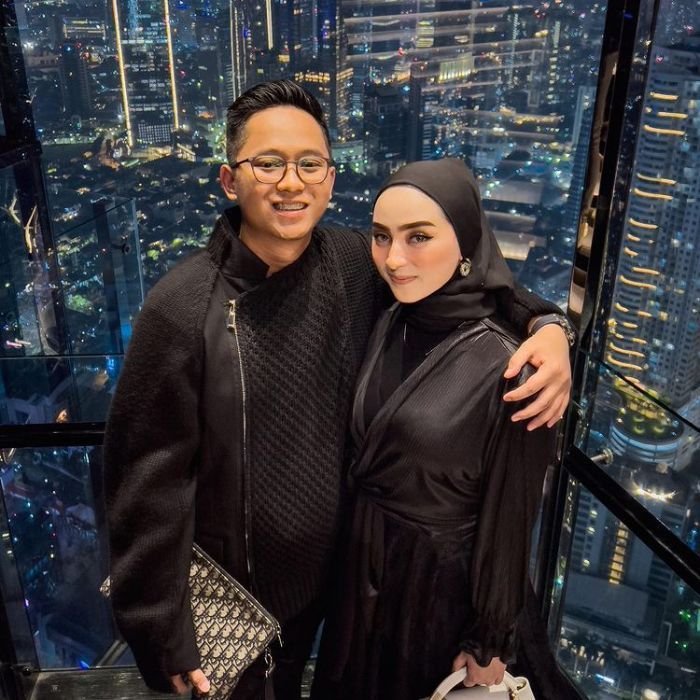 Rekening Rp 532 Miliar Milik Doni Salmanan Diblokir, Dinan Fajrina Beri Dukungan Moral 1 Rekening Rp 532 Miliar Milik Doni Salmanan Diblokir, Dinan Fajrina Beri Dukungan Moral