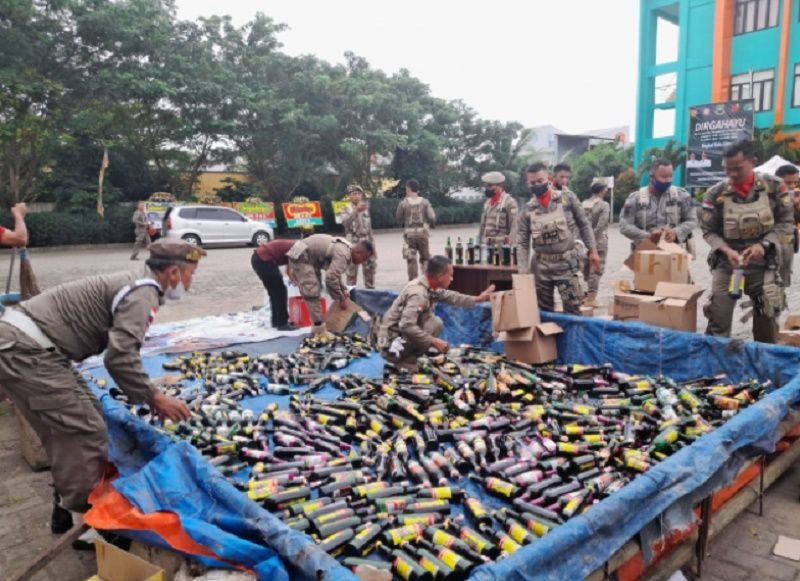 Satpol PP dan Linmas Cilegon Tata Miras Pagi-pagi, Ini yang Dilakukan 1 Satpol PP dan Linmas Cilegon Tata Miras Pagi-pagi, Ini yang Dilakukan