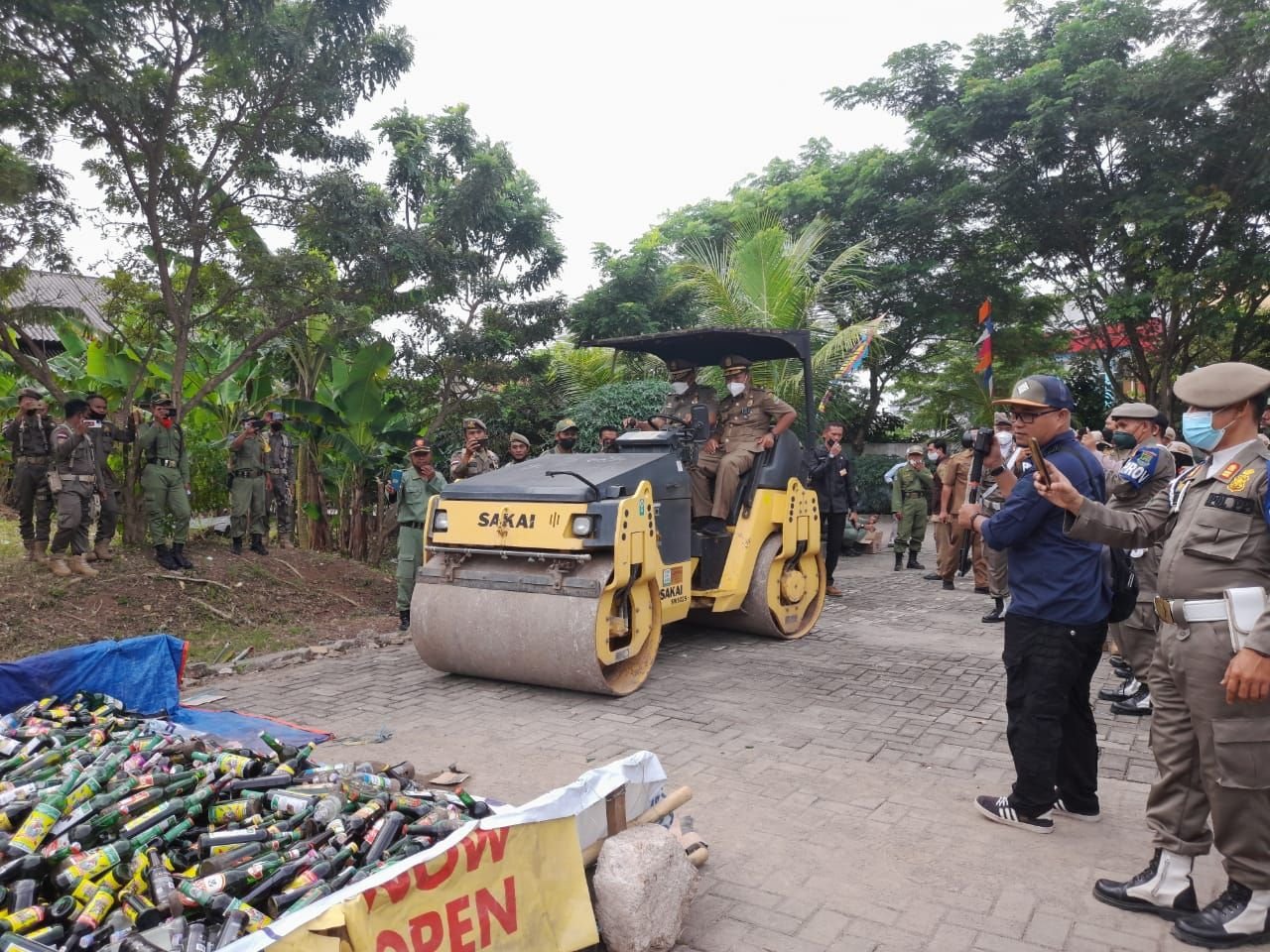 HUT 72 Satpol PP, Walikota Cilegon Helldy Agustian: Tegas Tapi Tetap Manusiawi 3 HUT 72 Satpol PP, Walikota Cilegon Helldy Agustian: Tegas Tapi Tetap Manusiawi