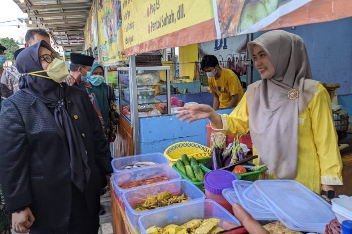 Manfaatkan Fasos Fasum Nganggur, Warga Persada Banten Luncurkan Taman Kuliner Pandawa