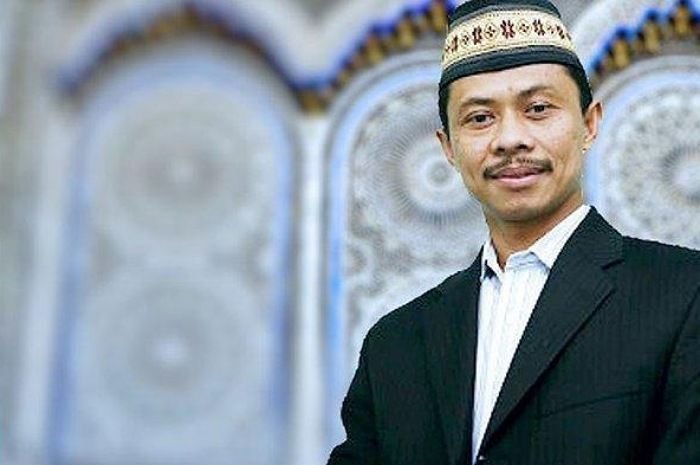 Kekerasan Terhadap Ade Armando, Imam Syamsi Ali: Respons Dengan Akhlak dan Hukum yang Ada 1 Kekerasan Terhadap Ade Armando, Imam Syamsi Ali: Respons Dengan Akhlak dan Hukum yang Ada