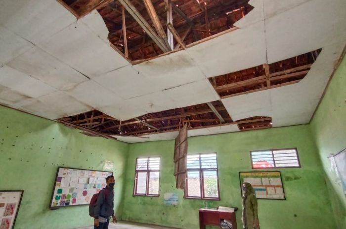 2.184 Ruang Kelas SD Negeri di Kota Serang dalam Kondisi Rusak 1 2.184 Ruang Kelas SD Negeri di Kota Serang dalam Kondisi Rusak