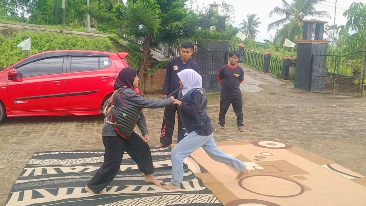 Pesilat Pandeglang Siap Berlaga di Kejuaraan Pencak Silat Pelajar Internal Kesti TTKKDH 1 Pesilat Pandeglang Siap Berlaga di Kejuaraan Pencak Silat Pelajar Internal Kesti TTKKDH