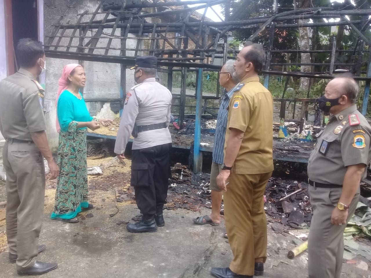 Kamar Santri di Ponpes Al-Hijaiyah Lebak Musnah Terbakar 10 Kamar Santri di Ponpes Al-Hijaiyah Lebak Musnah Terbakar