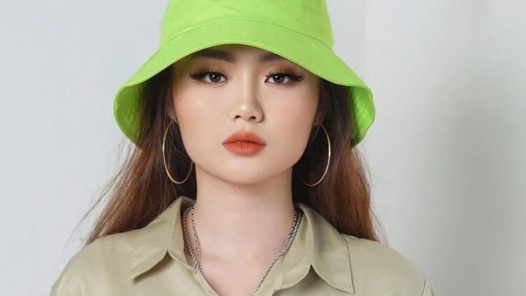 Profil dan Biodata Vanessa Khong, Tersangka Baru Kasus Penipuan Berkedok Investasi Trading Binomo 5 Profil dan Biodata Vanessa Khong, Tersangka Baru Kasus Penipuan Berkedok Investasi Trading Binomo