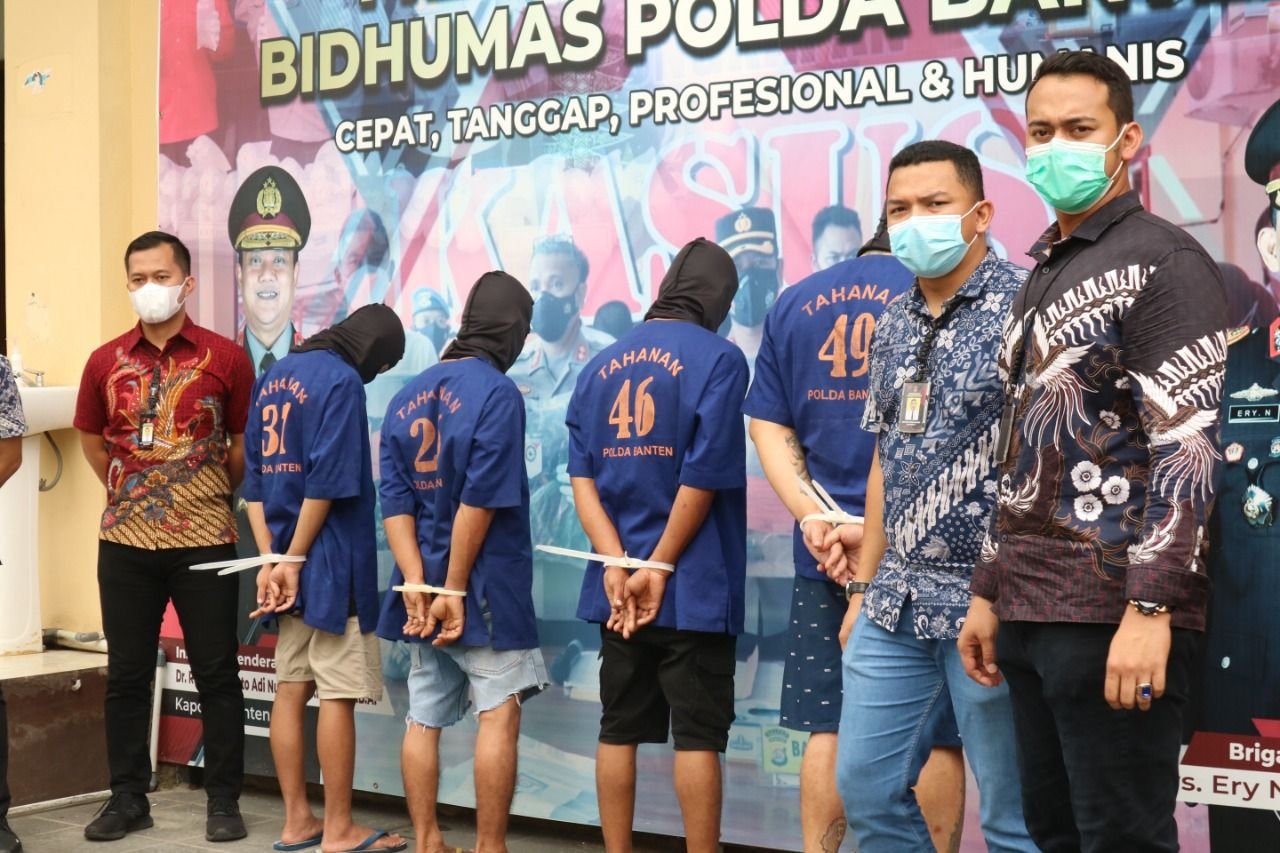 Polda Banten Bongkar Penimbun Solar Bersubsidi 1 Polda Banten Bongkar Penimbun Solar Bersubsidi