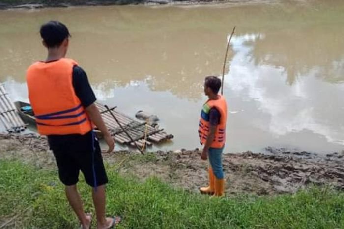 Buruh Proyek Tanggul Sungai Ciujung Temukan Mayat Laki-laki Mengambang
