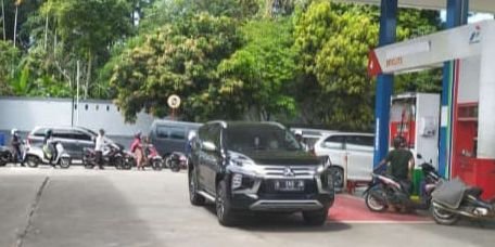 Pindah dari Pertamax, Pengendara Antre Beli Pertalite di Pandeglang 2 Pindah dari Pertamax, Pengendara Antre Beli Pertalite di Pandeglang