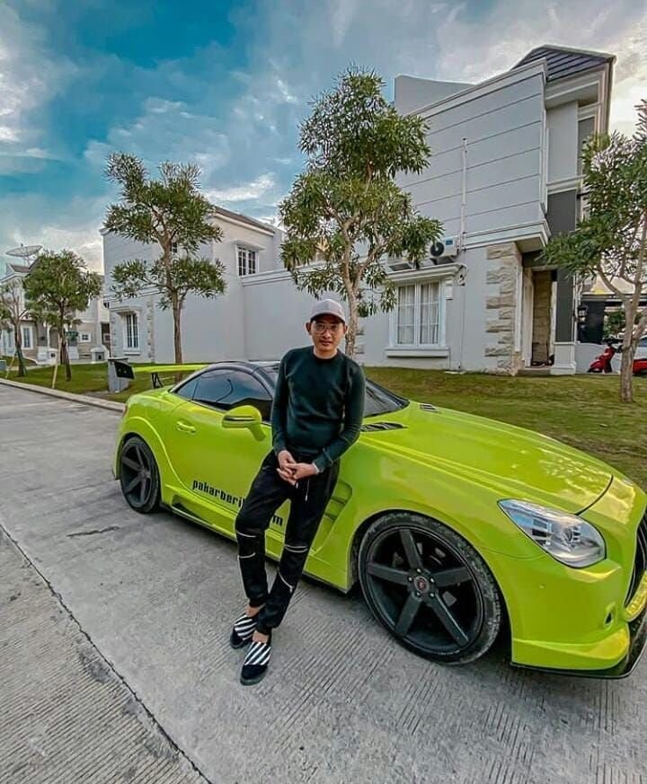 Fakarich Guru Trading Binomo Indra Kenz Datangi Bareskrim Polri