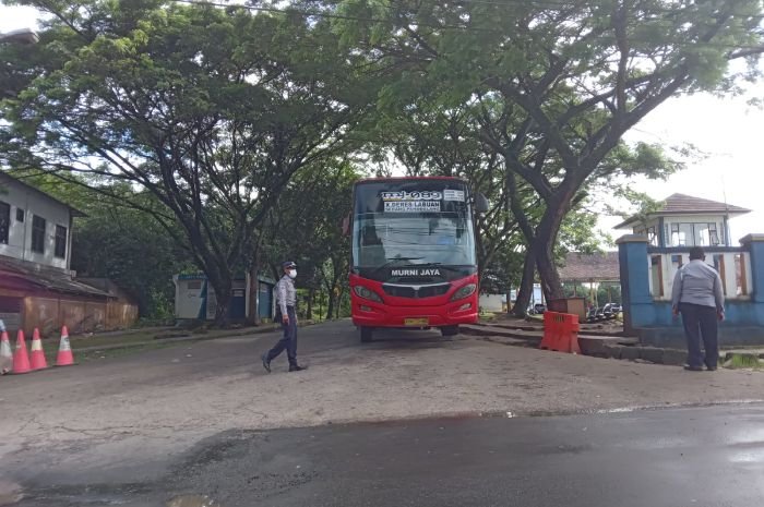 Jelang Musim Mudik, Tarif Bus AKAP Labuan-Kalideres Masih Normal, Rp30.000 per Orang 1 Jelang Musim Mudik, Tarif Bus AKAP Labuan-Kalideres Masih Normal, Rp30.000 per Orang