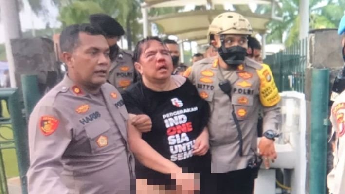 Ikut Memukul dan Mengeroyok Ade Armando, Apakah Puasanya Batal?