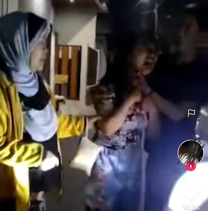 SADIS! Anak Digorok dan Ditusuk Karena Bangunin Ibunya Sahur 1 SADIS! Anak Digorok dan Ditusuk Karena Bangunin Ibunya Sahur