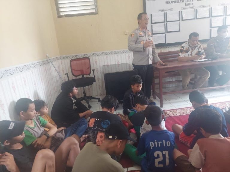 Mau Perang Sarung, Belasan Bocah asal Kota Serang Diamankan Polisi,