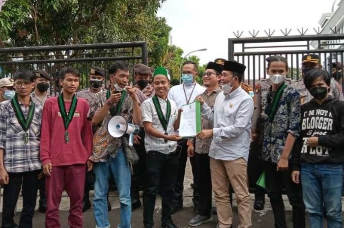 Didemo Mahasiswa Soal Kenaikan BBM, DPRD Pandeglang Janji Sampaikan Aspirasi ke Pusat