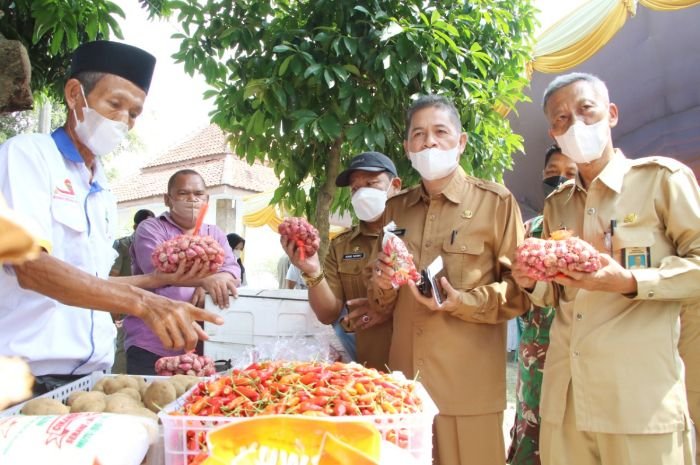 Sudah Diberi Harga Murah, Bazar Ramadan di Kramatwatu Malah Sepi Pengunjung 4 Sudah Diberi Harga Murah, Bazar Ramadan di Kramatwatu Malah Sepi Pengunjung