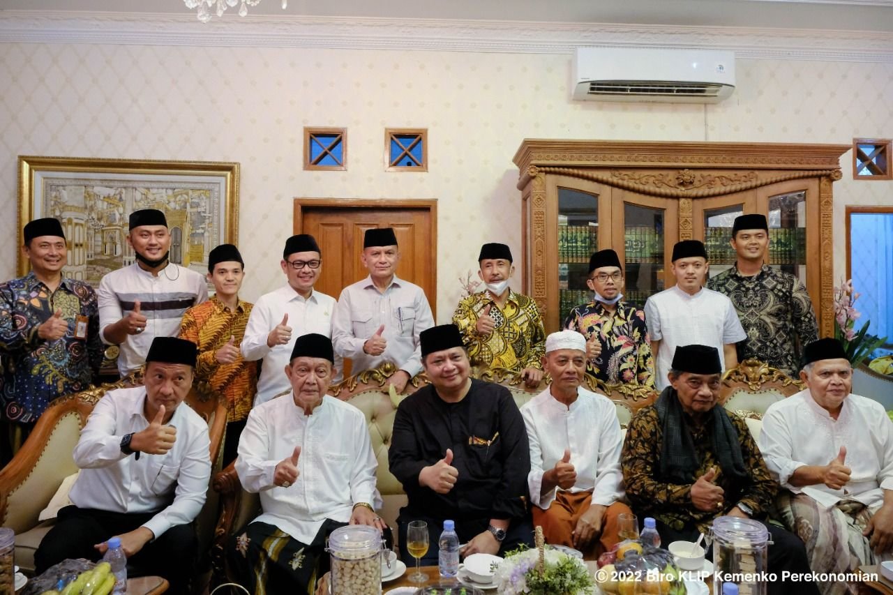 Sesepuh Ponpes Cipasung Doakan Airlangga Jadi Presiden