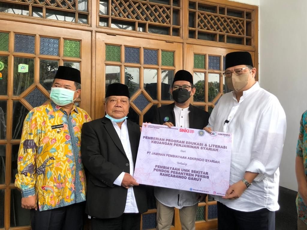 Pembangunan Perekonomian di Tanah Air Terlihat Nyata, Masyarakat dan UMKm Garut Dukung Airlangga Jadi Presiden 1 Pembangunan Perekonomian di Tanah Air Terlihat Nyata, Masyarakat dan UMKm Garut Dukung Airlangga Jadi Presiden