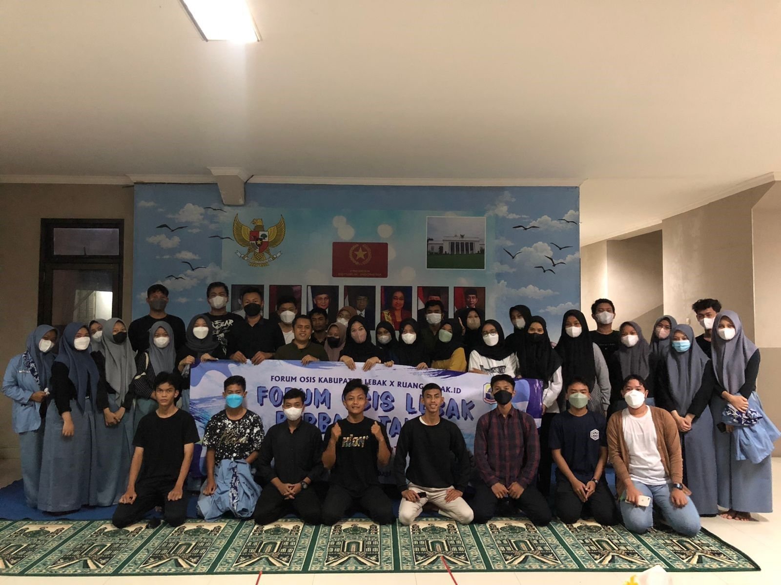 Forum OSIS Lebak dan Ruang Gerak ID, Buka Bersama Sekaligus Berbagi Takjil Ramadhan 1443 H