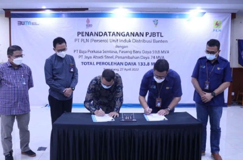 Kado Lebaran, PLN Banten Sambung Dua Pelanggan Industri Sektor Baja dengan Total Daya 133,8 MVA 6 Kado Lebaran, PLN Banten Sambung Dua Pelanggan Industri Sektor Baja dengan Total Daya 133,8 MVA