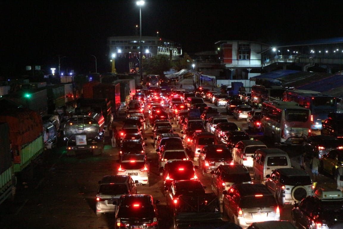 Kapolri Pantau Penerapan One Way dan Ganjil Genap di Tol CIkampek dan Kalikangkung 1 Kapolri Pantau Penerapan One Way dan Ganjil Genap di Tol CIkampek dan Kalikangkung
