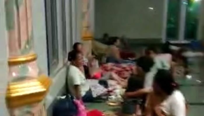 Banjir Kota Cilegon Mencapai Pinggang Orang Dewasa, Warga Cibeber Diungsikan ke Masjid 5 Banjir Kota Cilegon Mencapai Pinggang Orang Dewasa, Warga Cibeber Diungsikan ke Masjid