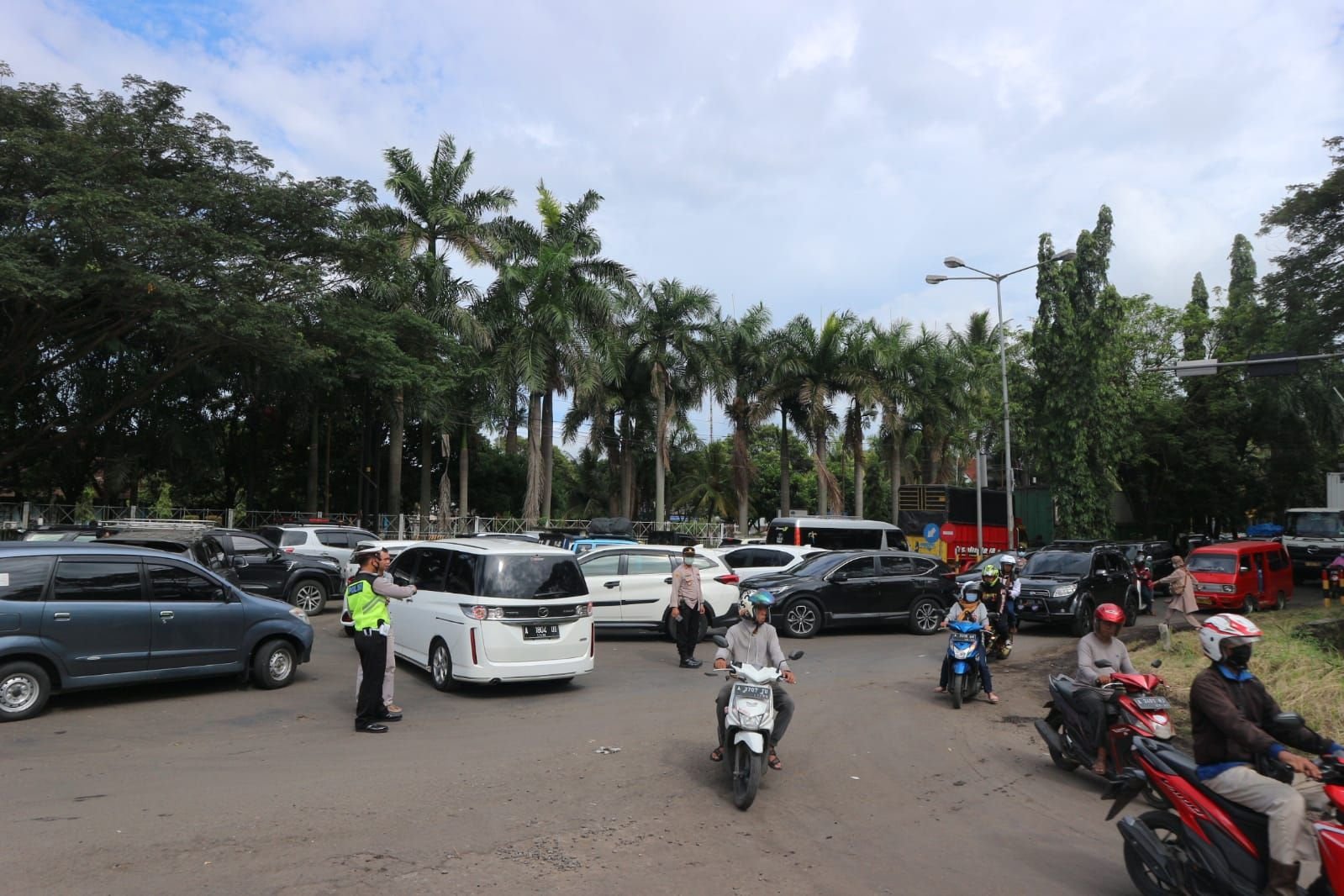 Jalur Protokol Kota Cilegon Macet Dampak Puncak Arus Mudik, Ini Jalur yang Wajib Dihindari 1 Jalur Protokol Kota Cilegon Macet Dampak Puncak Arus Mudik, Ini Jalur yang Wajib Dihindari