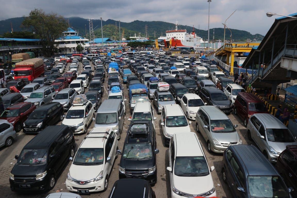 Puncak Arus Balik di Pelabuhan Merak Sabtu 7 Mei 2022 dan Minggu 8 Mei 2022 3 Puncak Arus Balik di Pelabuhan Merak Sabtu 7 Mei 2022 dan Minggu 8 Mei 2022