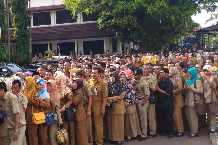 Pegawai Pemkot Cilegon Diguyur Gaji 13 dan TPP, Totalnya Rp 42 Miliar