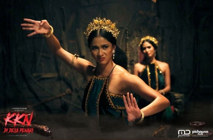 Review Singkat Film KKN di Desa Penari, Ketika Penantian Panjang Jadi Sia-Sia 1 Review Singkat Film KKN di Desa Penari, Ketika Penantian Panjang Jadi Sia-Sia