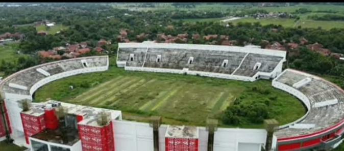 Ini Dia Sederet Stadion Sepak Bola Yang Terbengkalai di Indonesia 1 Ini Dia Sederet Stadion Sepak Bola Yang Terbengkalai di Indonesia