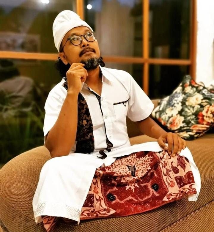Guntur Romli Nyinyiri Insiden Ustad Abdul Somad Dideportasi dari Singapura: Kok Gak Ke Gaza? 1 Guntur Romli Nyinyiri Insiden Ustad Abdul Somad Dideportasi dari Singapura: Kok Gak Ke Gaza?