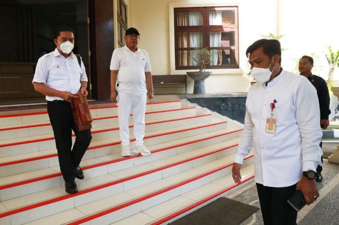 Tanpa Pengawalan, Pj Gubernur Sidak Harpitnas ke OPD di Pemprov Banten, Hasilnya.....