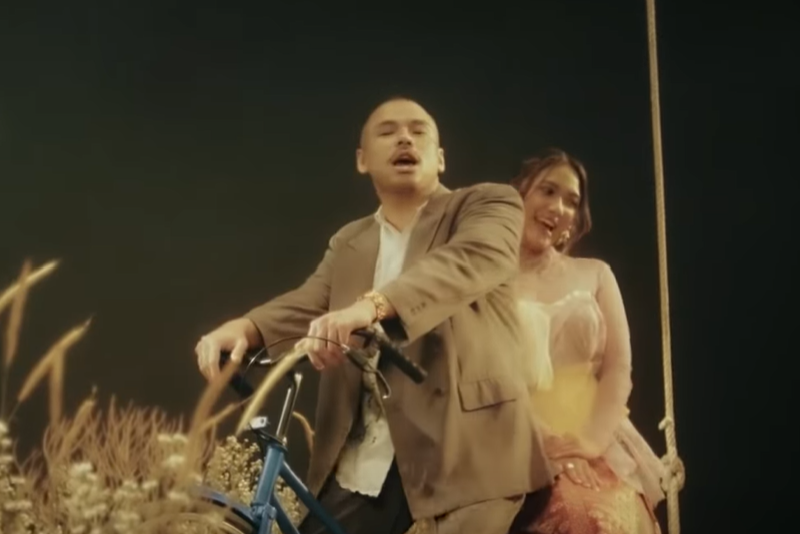 Lirik Lagu "Jatuh Cinta" dari Marion Jola dan Teza Sumendra, OST Keluarga Cemara 2 1 Lirik Lagu "Jatuh Cinta" dari Marion Jola dan Teza Sumendra, OST Keluarga Cemara 2