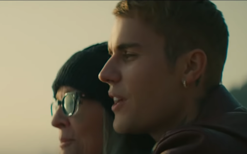 Lirik Lagu "Ghost" Karya Populer dari Justin Bieber